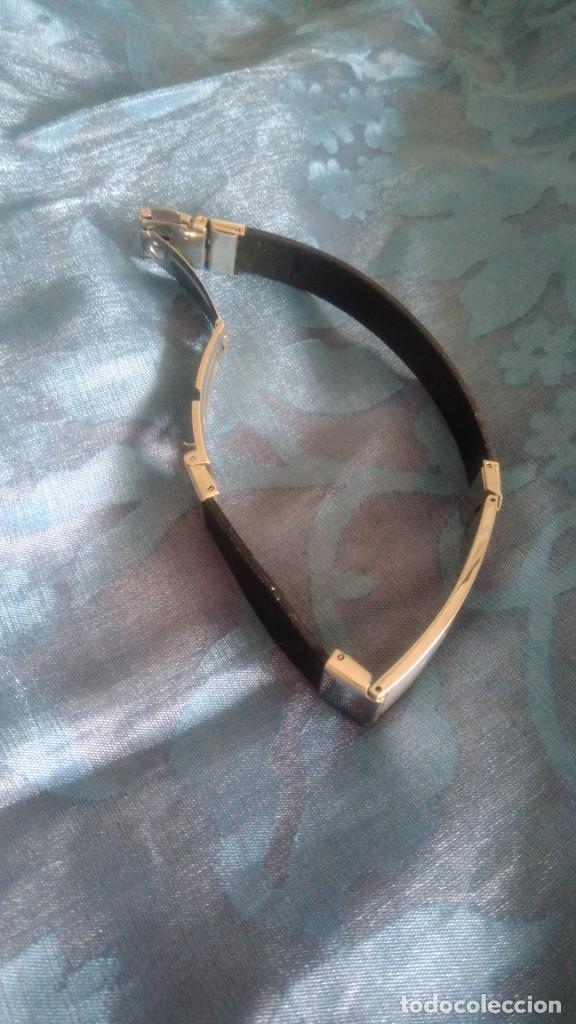 Joyeria: PULSERA DE CAUCHO Y ACERO CON SALAMANDRA. - Foto 3