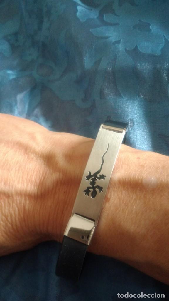 Joyeria: PULSERA DE CAUCHO Y ACERO CON SALAMANDRA. - Foto 6