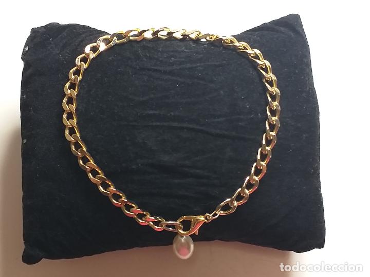 Joyeria: Pulsera. Dorada y perla de imitaci&oacute;n. 22 cm de largo. - Foto 1