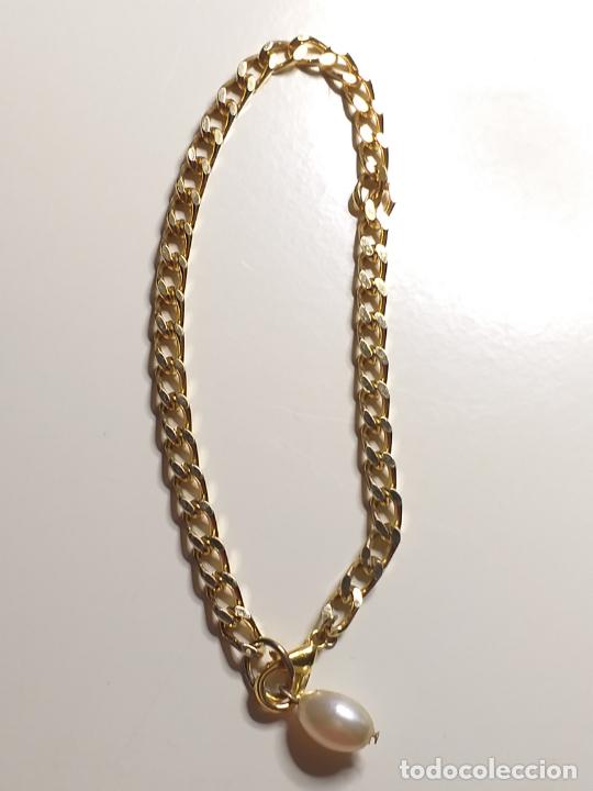 Joyeria: Pulsera. Dorada y perla de imitaci&oacute;n. 22 cm de largo. - Foto 4