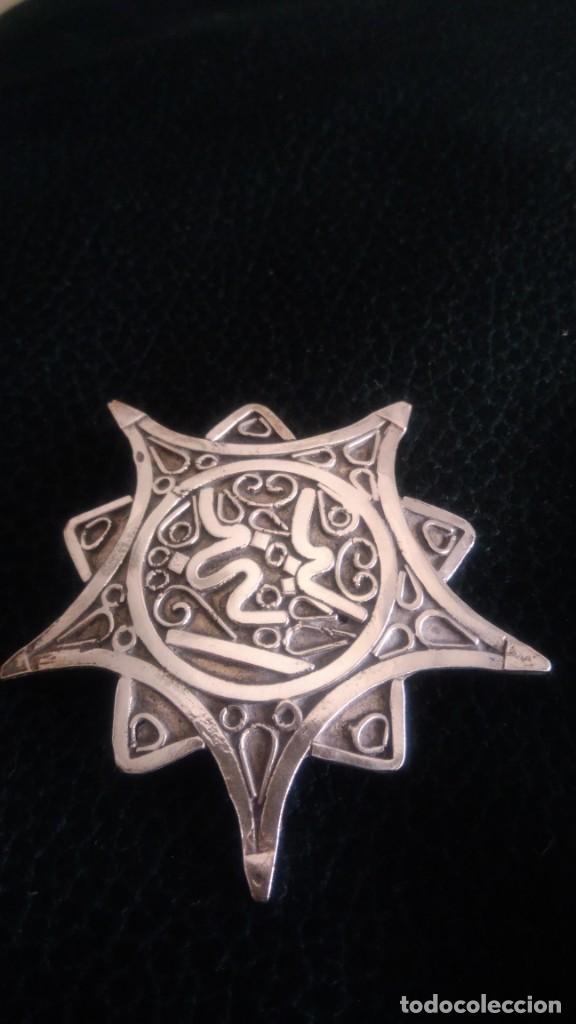 Joyeria: BROCHE DE PLATA EN FORMA DE ESTRELLA CON INSCRIPCIONES - Foto 5