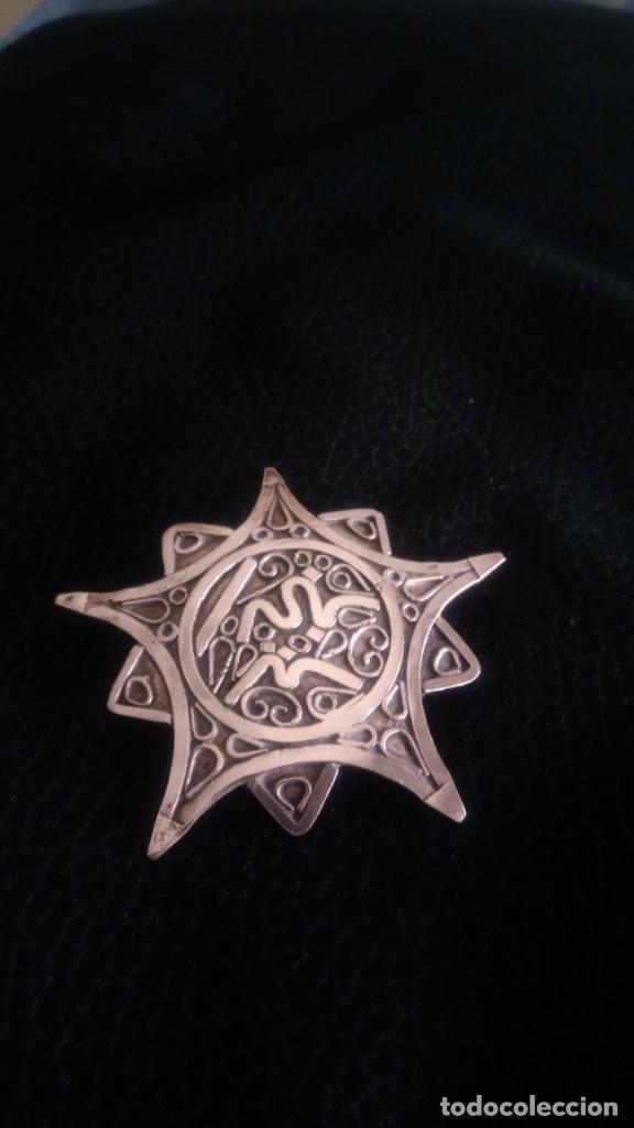 Joyeria: BROCHE DE PLATA EN FORMA DE ESTRELLA CON INSCRIPCIONES - Foto 6