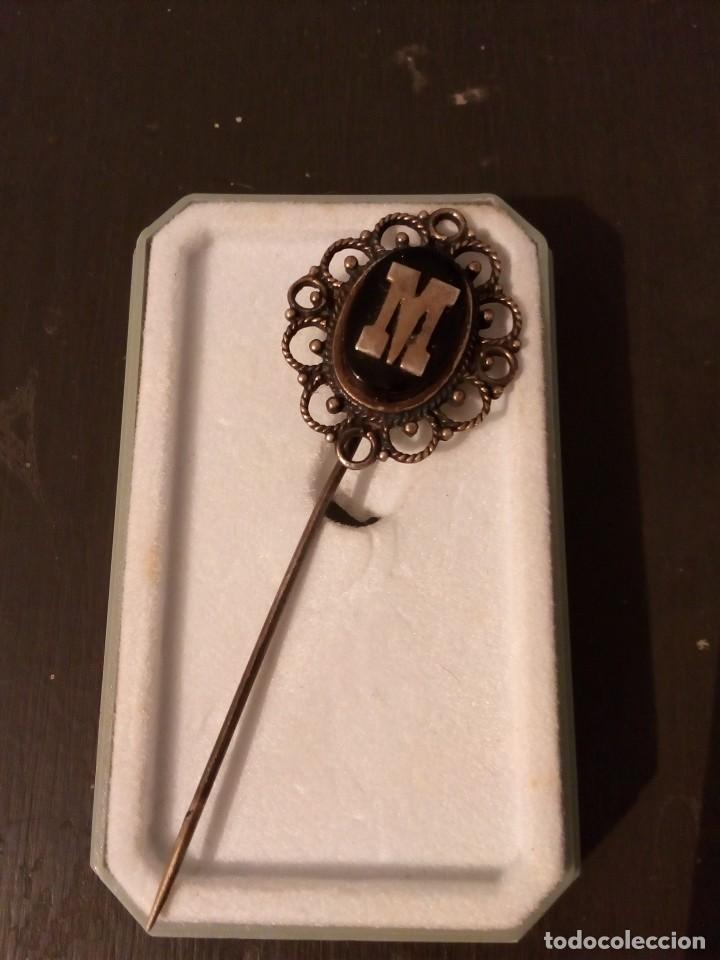 Joyeria: antiguo pincho de plata y azabache - Foto 1