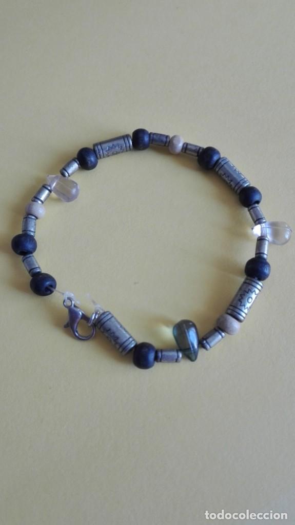 Joyeria: Pulsera con cuentas de madera metal y pl&aacute;stico - Foto 1