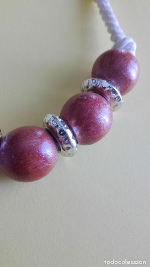 Joyeria: Collar de cuentas de madera y pl&aacute;stico dorado - Foto 3