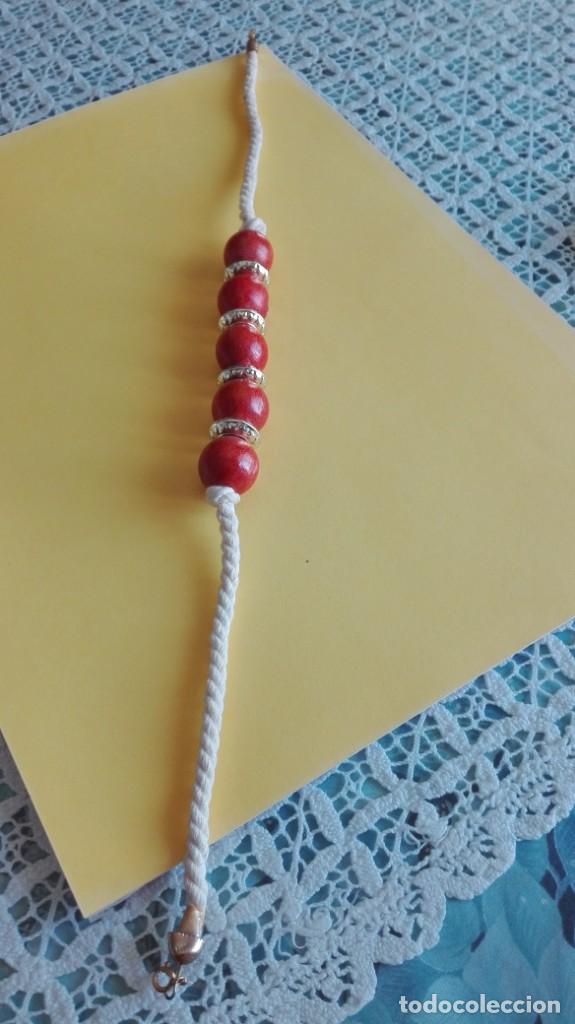 Joyeria: Collar de cuentas de madera y pl&aacute;stico dorado - Foto 4