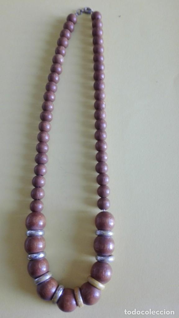 Joyeria: Collar de bolas de madera y cuentas de pl&aacute;stico - Foto 1