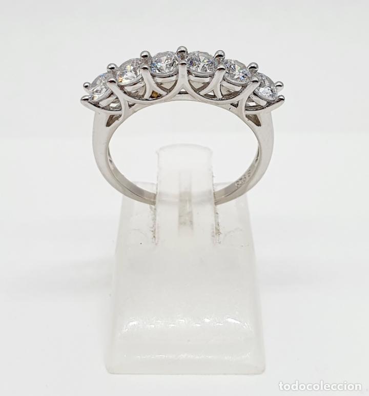 Joyeria: Preciosa sortija de corte clasico para pedida en plata de ley y circonitas talla diamante engarzadas - Foto 3 - 217613141