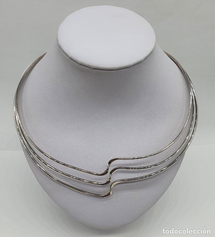 Joyeria: Gargantilla de dise&ntilde;o sofisticado tipo torque en plata de ley maciza con contraste . - Foto 3