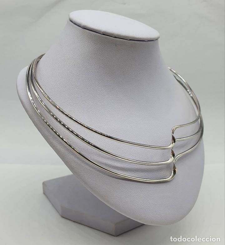 Joyeria: Gargantilla de dise&ntilde;o sofisticado tipo torque en plata de ley maciza con contraste . - Foto 4