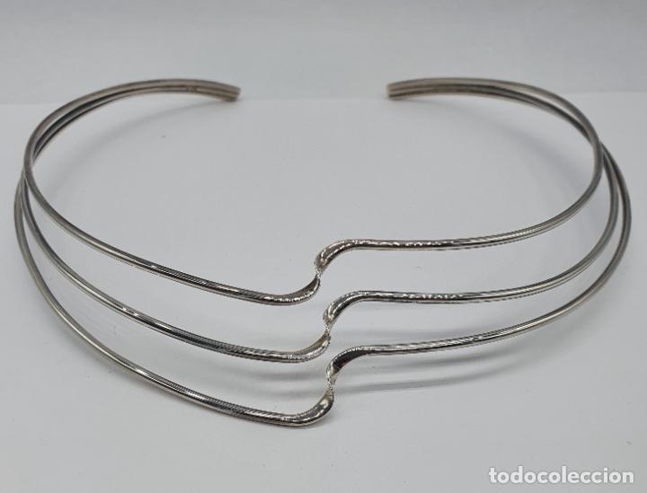 Joyeria: Gargantilla de dise&ntilde;o sofisticado tipo torque en plata de ley maciza con contraste . - Foto 6