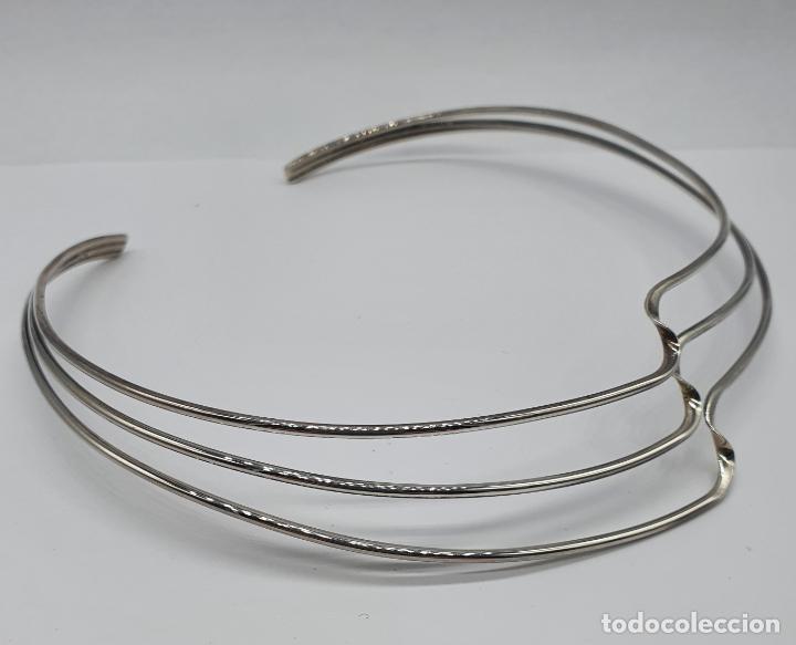 Joyeria: Gargantilla de dise&ntilde;o sofisticado tipo torque en plata de ley maciza con contraste . - Foto 7