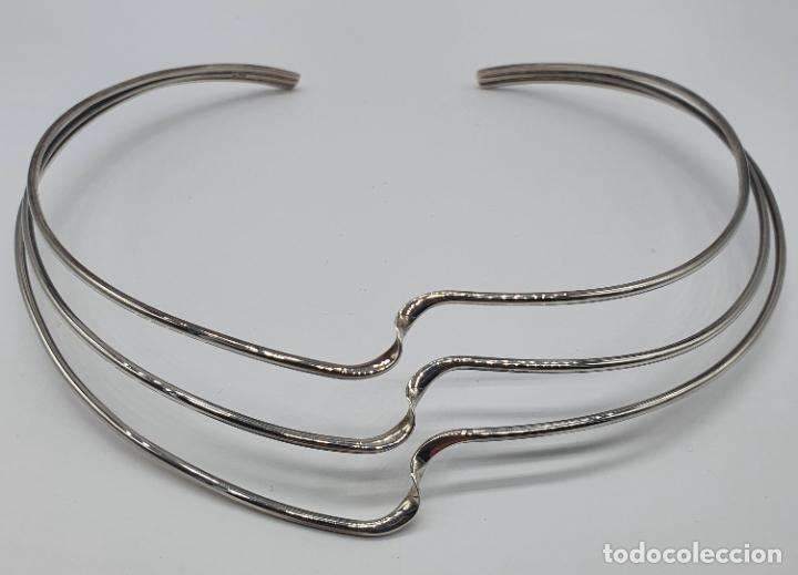 Joyeria: Gargantilla de dise&ntilde;o sofisticado tipo torque en plata de ley maciza con contraste . - Foto 8