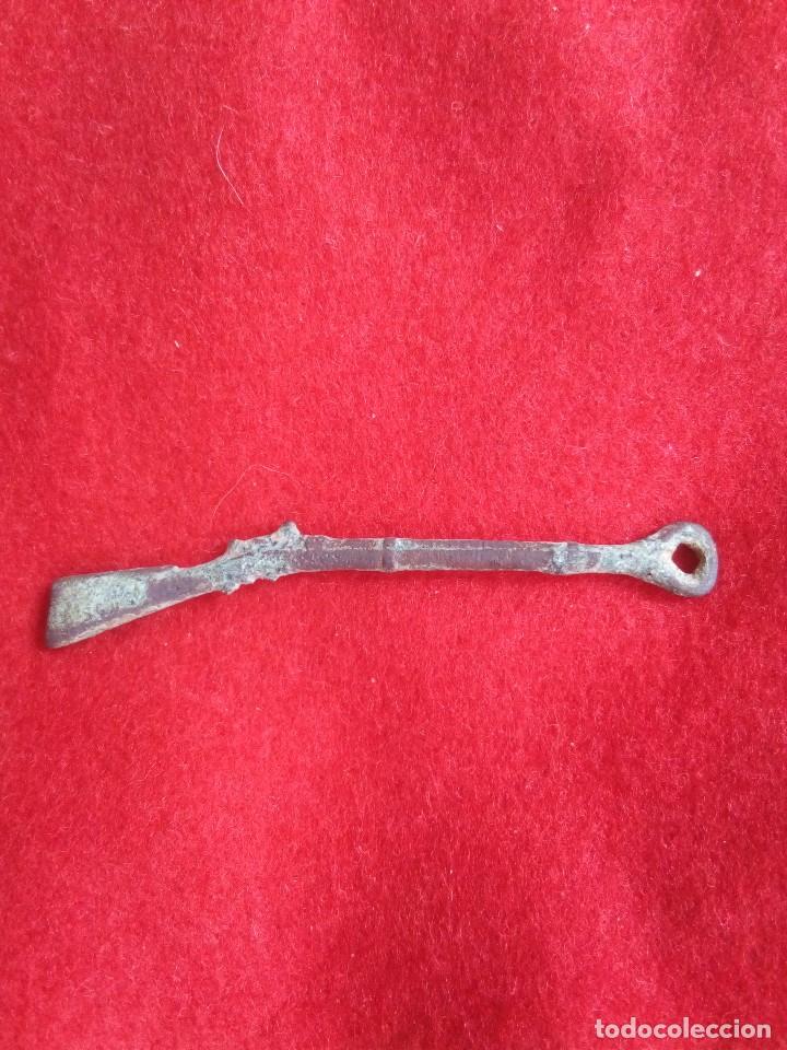 Joyeria: Antiguo colgante mosquete - Foto 1