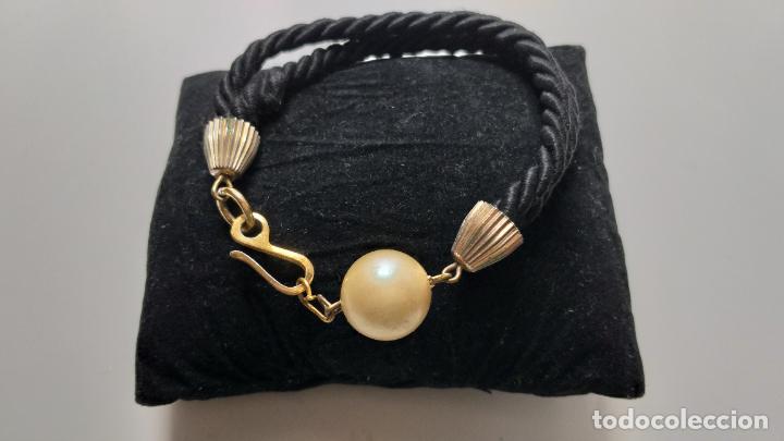 Joyeria: Pulsera diversos elementos. Metal, cord&oacute;n y perla de IMITACION - Foto 3