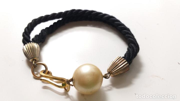 Joyeria: Pulsera diversos elementos. Metal, cord&oacute;n y perla de IMITACION - Foto 1