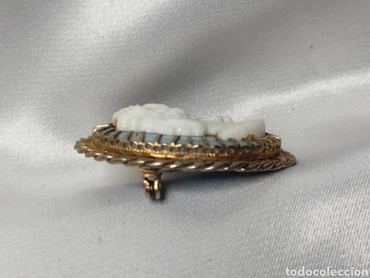 Joyeria: Broche metal dorado y camafeo - Foto 2