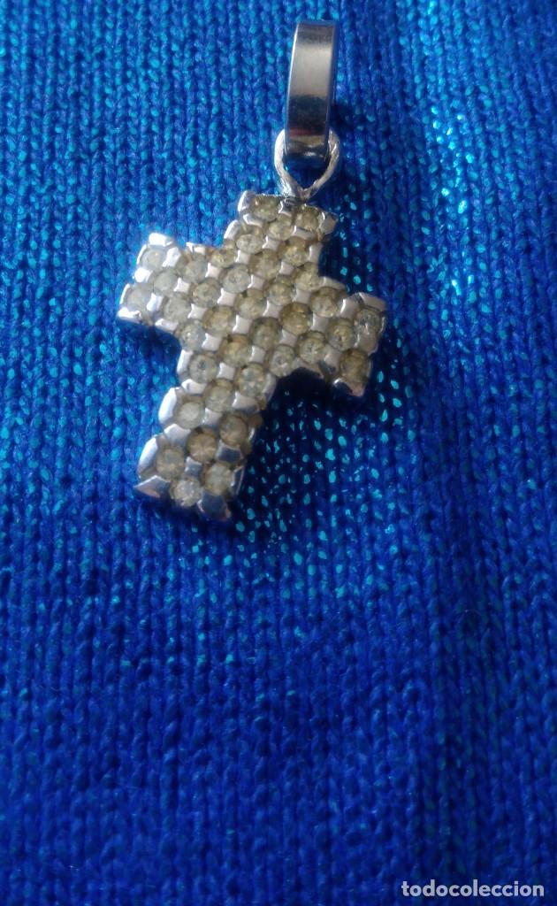 Joyeria: CRUZ PLATEADA Y DE PREDRER&Iacute;A - Foto 1