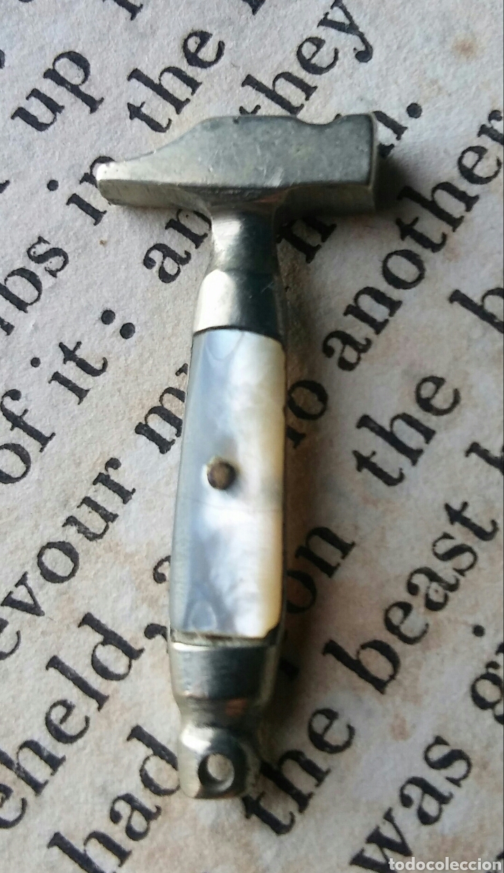 Joyeria: colgante Martillo - hierro y nacar - Foto 1