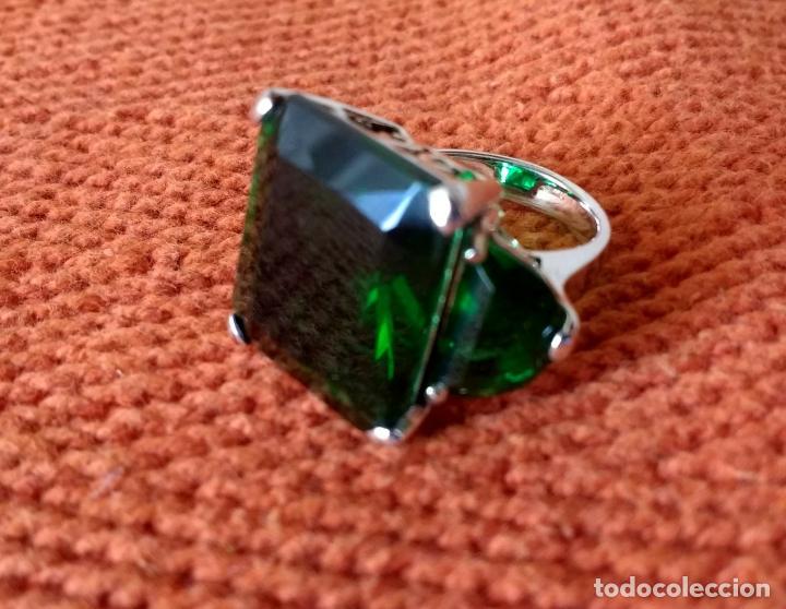 Joyeria: Anillo de Plata con Piedra Verde - Foto 1