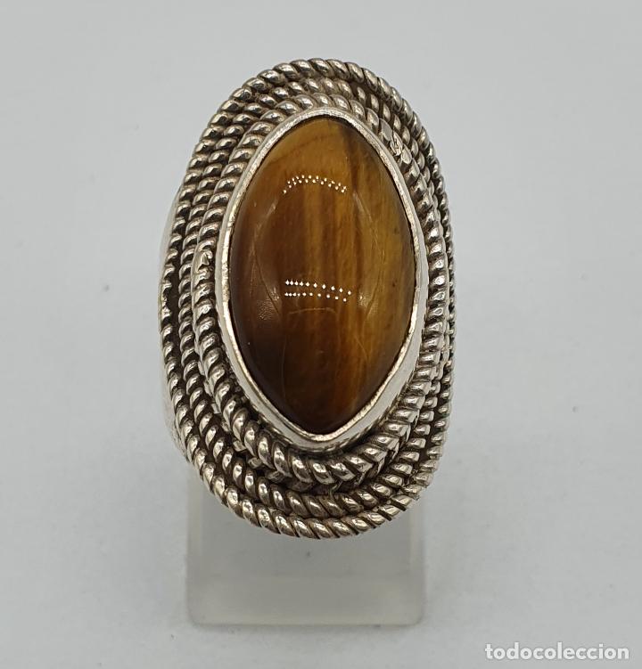Joyeria: Magnífico anillo antiguo en plata de ley trabajada a mano con gran cabujón de ojo de tigre auténtico - Foto 2 - 245351855