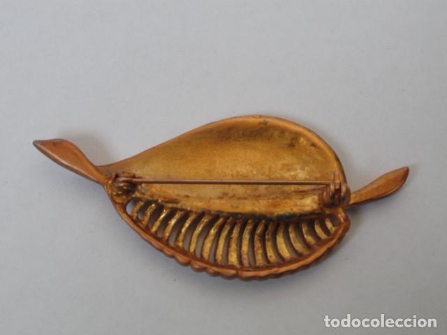 Joyeria: BONITO BROCHE DE PECHO CON AGUJA CON FORMA DE HOJA. - Foto 4