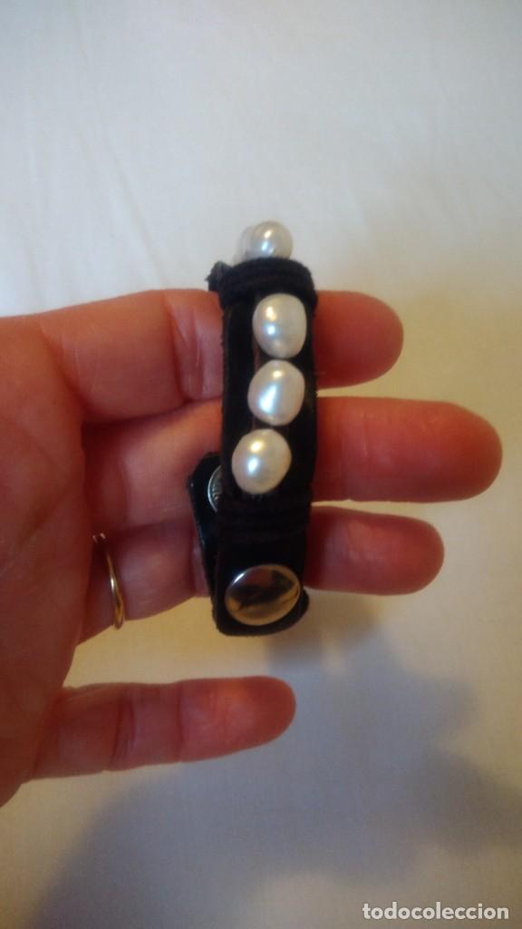 Joyeria: PULSERA DE PERLAS DE R&Iacute;O Y CUERO NEGRO - Foto 5