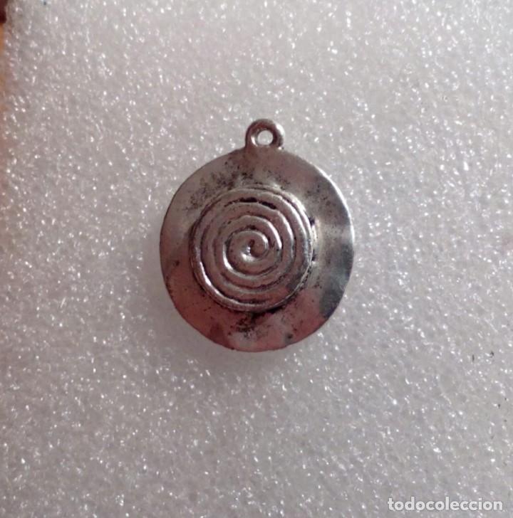 Joyeria: BONITO COLGANTE TIPO LABERINTO - Foto 1
