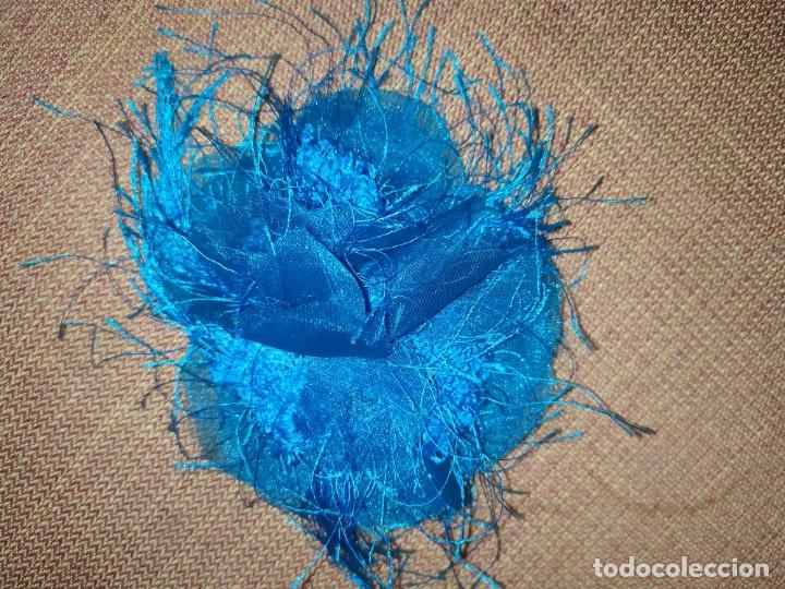 Joyeria: Broche complemento se&ntilde;ora flor azul vestidos chaquetas eventos - Foto 1