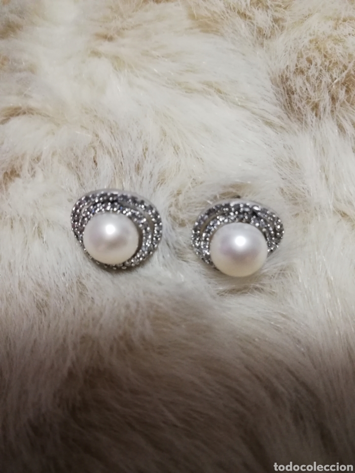 Joyeria: PENDIENTES DE PLATA Y PERLA CON RELIEVE DE CIRCONITAS