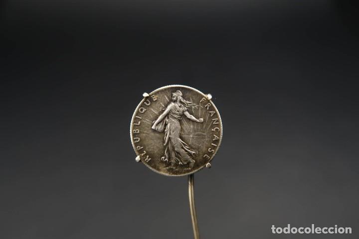 Joyeria: Antiguo Broche de Aguja con Moneda - Foto 1