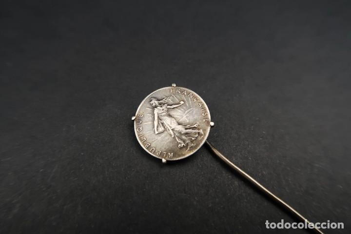 Joyeria: Antiguo Broche de Aguja con Moneda - Foto 3
