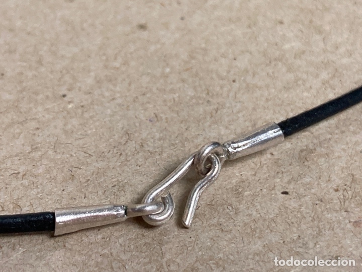 Joyeria: Gargantilla de plata y cuerda de piel - Foto 3