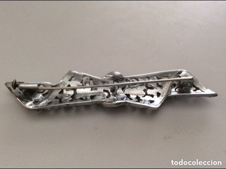 Joyeria: Antiguo broche de metal y circonitas - Foto 2