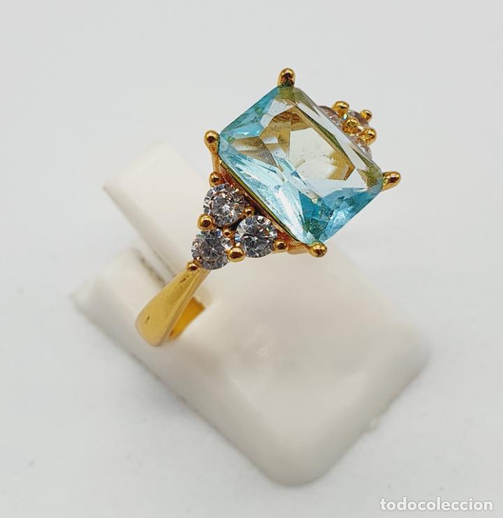 Joyeria: Precioso anillo de corte art decó chapado en oro de 18k, circonitas , y aguamarina creada . - Foto 3 - 238505000