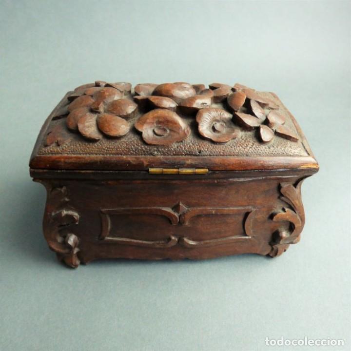 Joyeria: Joyero de madera tallada. 1850 - 1880 - Foto 4