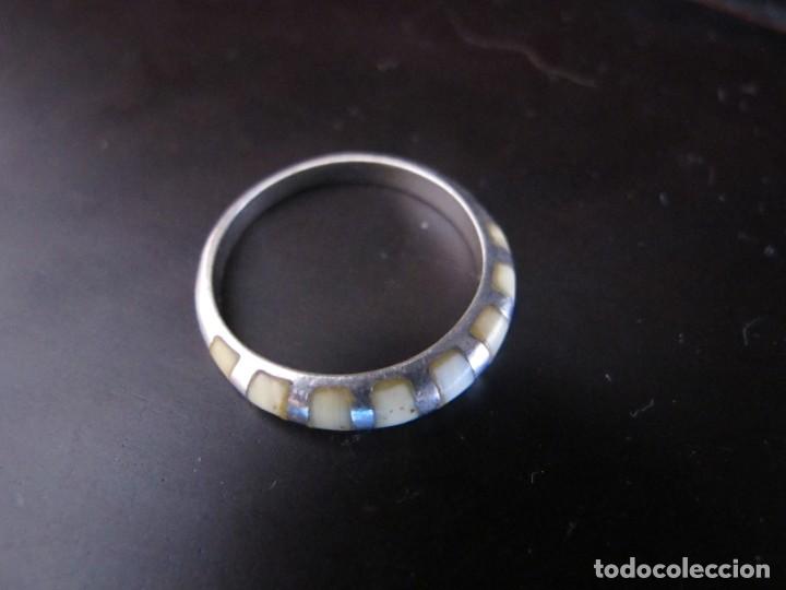 Joyeria: Anillo de plata con incrustaci&oacute;n - Foto 2