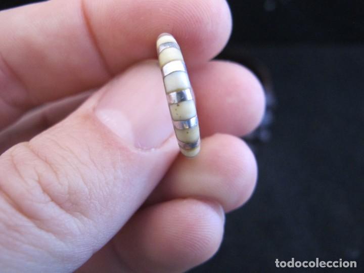 Joyeria: Anillo de plata con incrustaci&oacute;n - Foto 3
