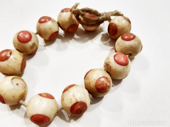 Joyeria: Pulsera con cuentas de hueso. - Foto 2