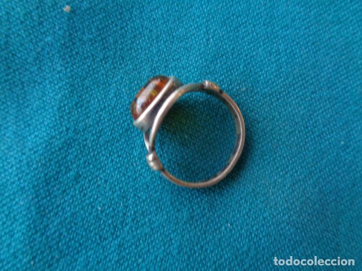 Joyeria: ANTIGUA SORTIJA DE PLATA CON &Aacute;MBAR - Foto 3