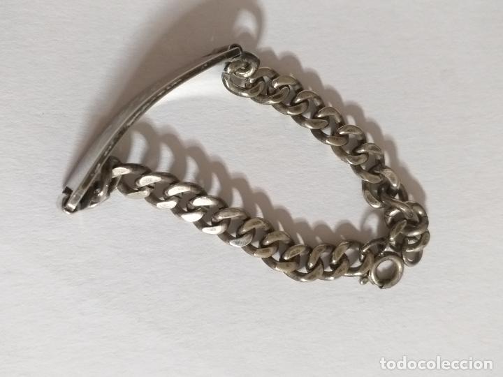 Joyeria: pulsera plateada. tiene grabada unas letras - Foto 3