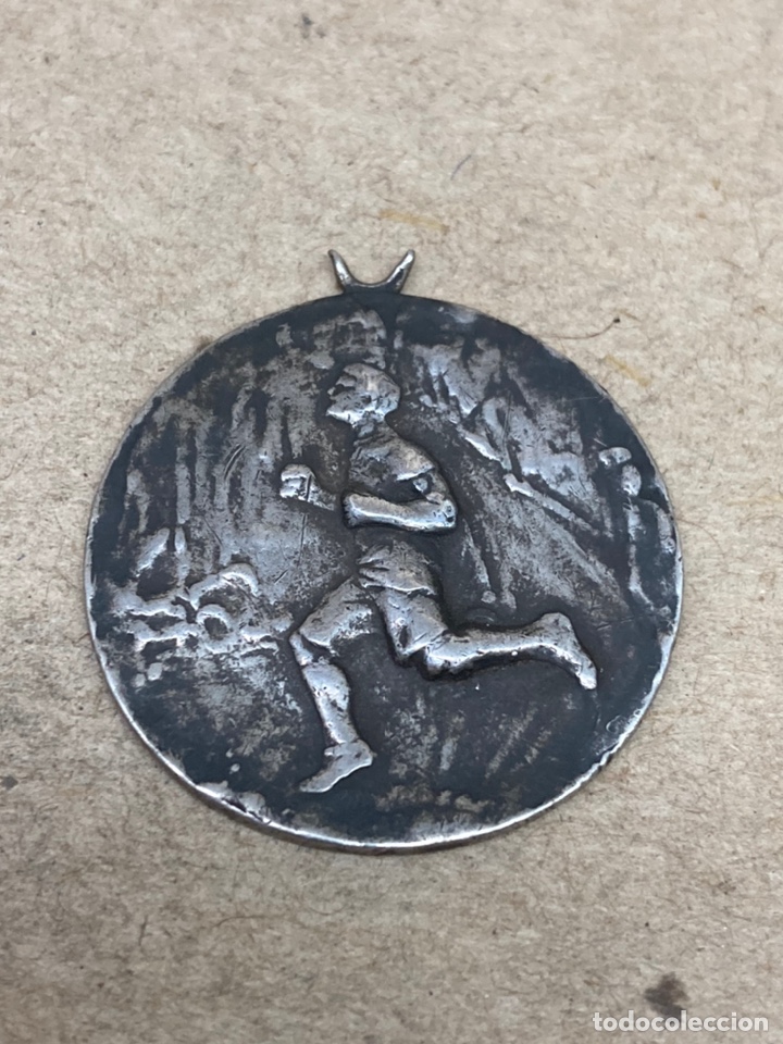 Joyeria: Medalla de plata antigua corredor - Foto 1