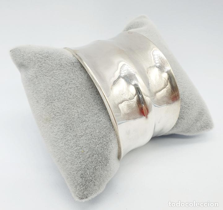 Joyeria: Magn&iacute;fico y sofisticado brazalete en plata de ley maciza con contrastes . - Foto 3
