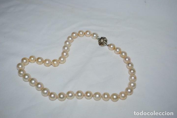 Joyeria: ELEGANTE COLLAR DE PERLAS CON CIERRE PLATEADO . - Foto 1