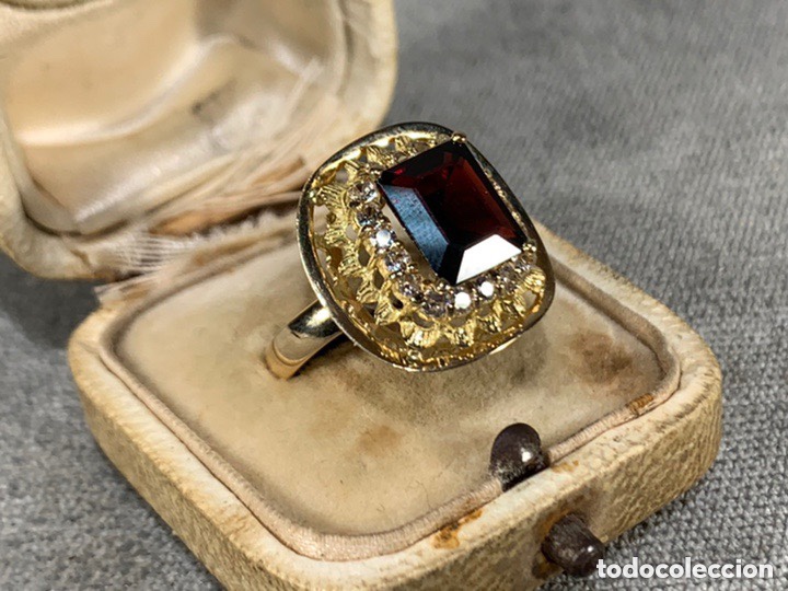 Joyeria: ANTIGUO ANILLO EN ORO 18K - 18 CIRCONITAS - PIEDRA CENTRAL GRANATE. Lote 246595910