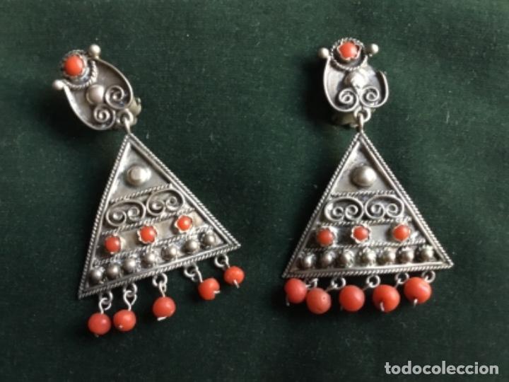 Joyeria: Antiguos pendientes plata de 800 y coral - Foto 1