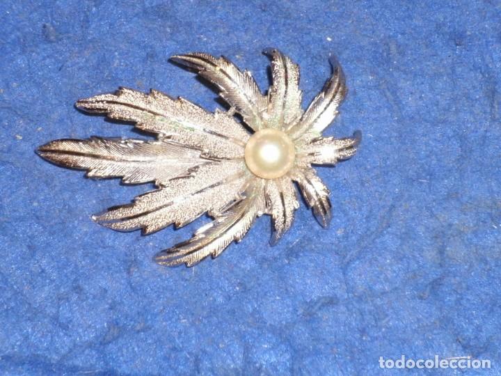 Joyeria: BROCHE HOJA CON PERLA PLATEADA RODIADA.VINTAGE. - Foto 3