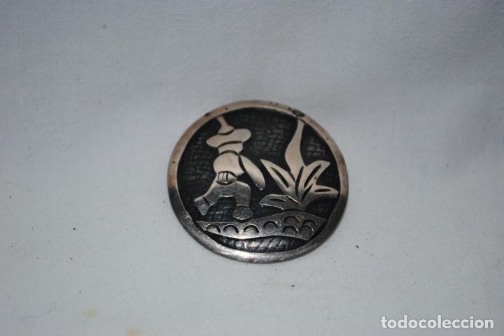 Joyeria: COLGANTE O BROCHE DE PLATA . - Foto 2