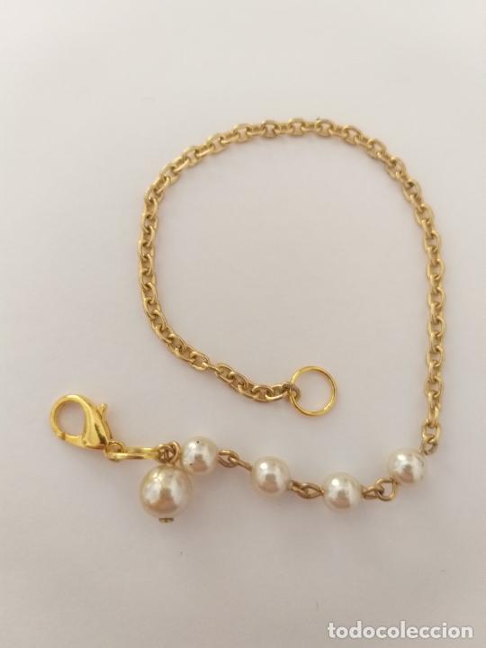 Joyeria: Pulsera. Cadena Dorada y perlas de imitaci&oacute;n. 20 cm. - Foto 2