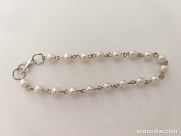 Joyeria: Pulsera. Cadena plateada y perlas de imitaci&oacute;n. 20 cm. - Foto 4